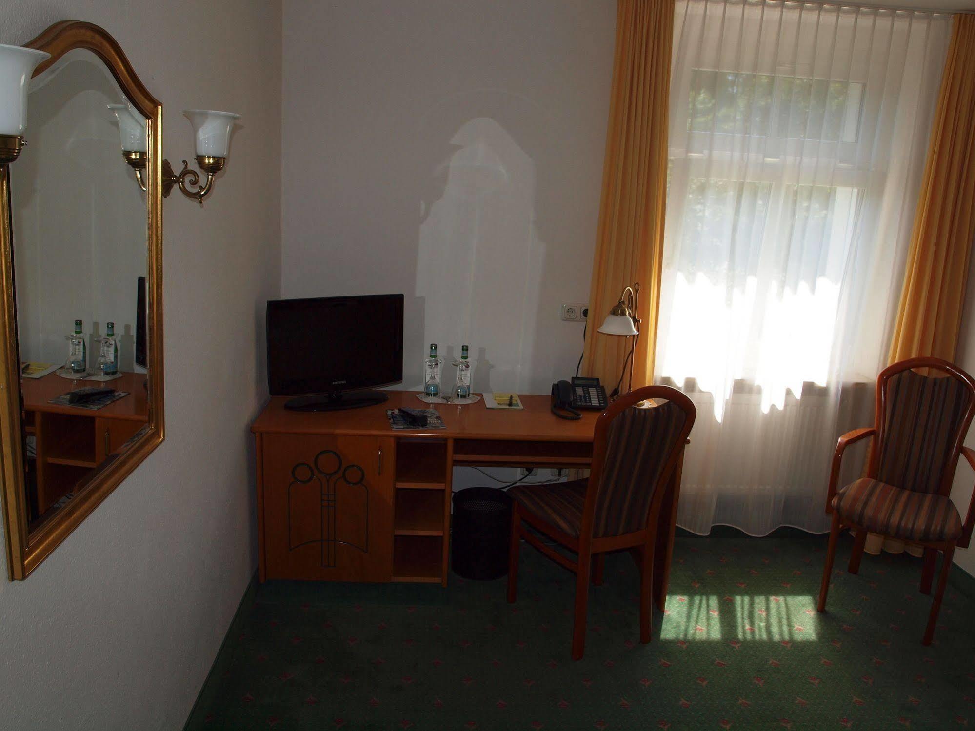 Hotel & Restaurant Bellevue Schmoelln 외부 사진