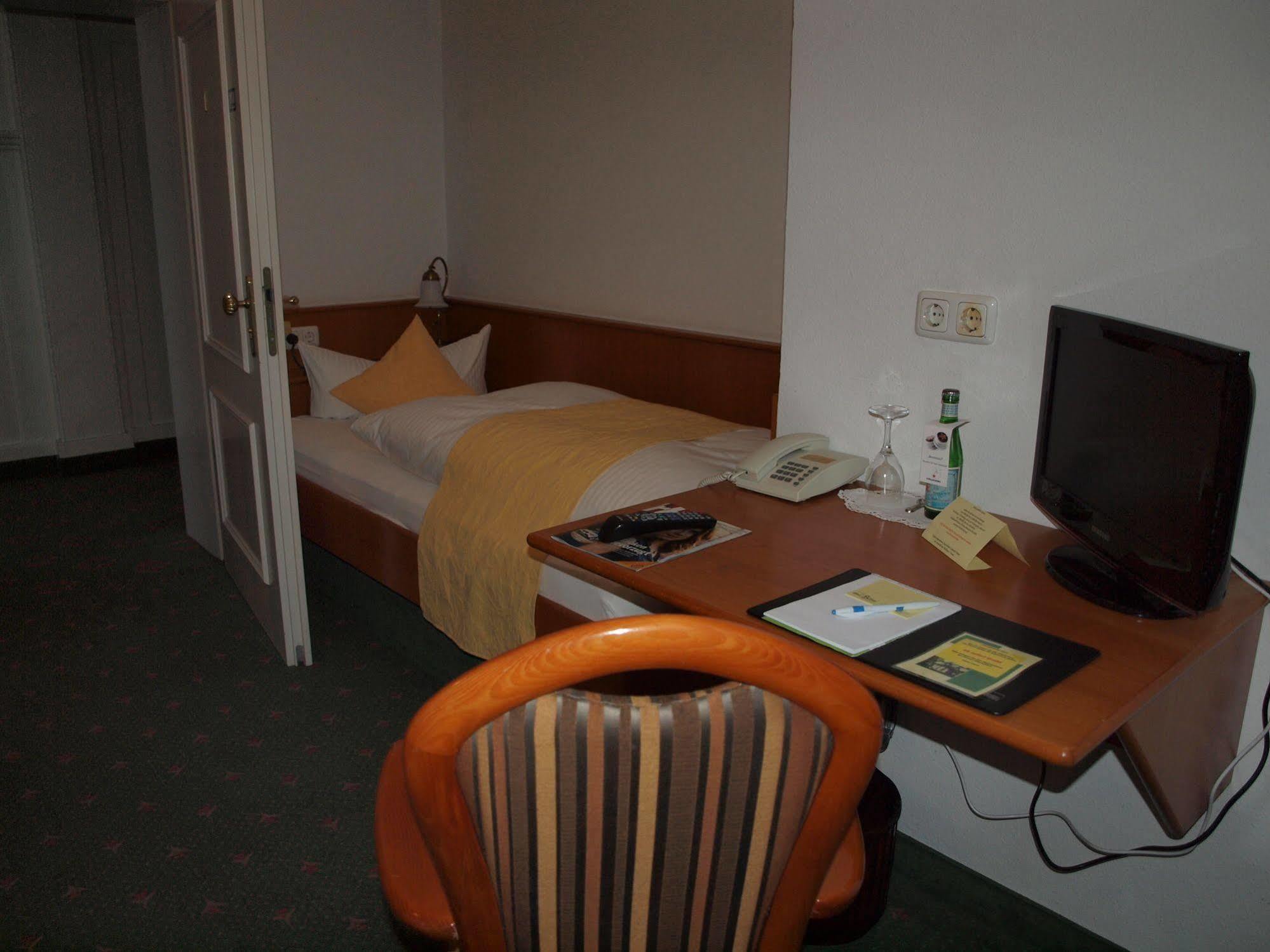 Hotel & Restaurant Bellevue Schmoelln 외부 사진
