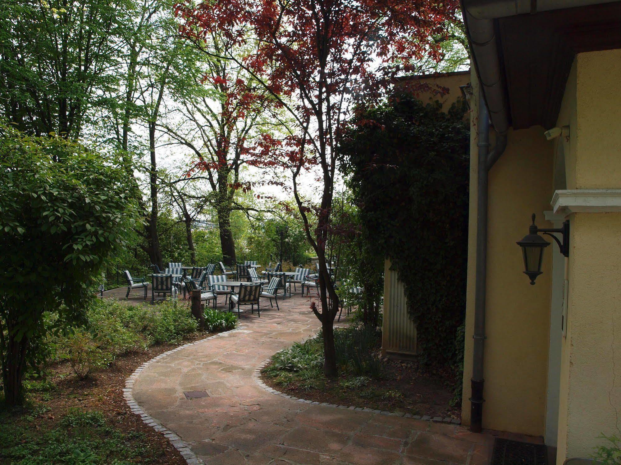 Hotel & Restaurant Bellevue Schmoelln 외부 사진